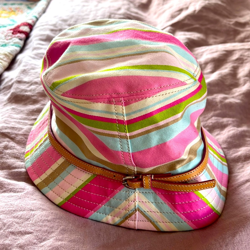 ⭐️Coach⭐️ Striped Bucket Hat